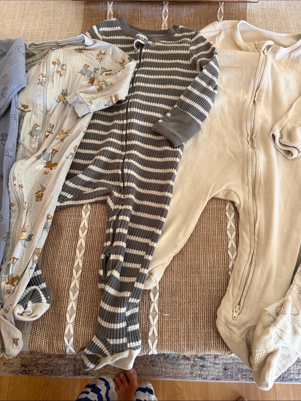 Baby boy bundle of 6 zip up onesies 6/9 month - Picture 3 of 16